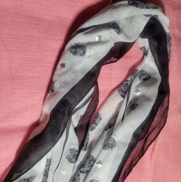 Black Heart & Silver Embellished Wrap/Scarf - Picture 4 of 7